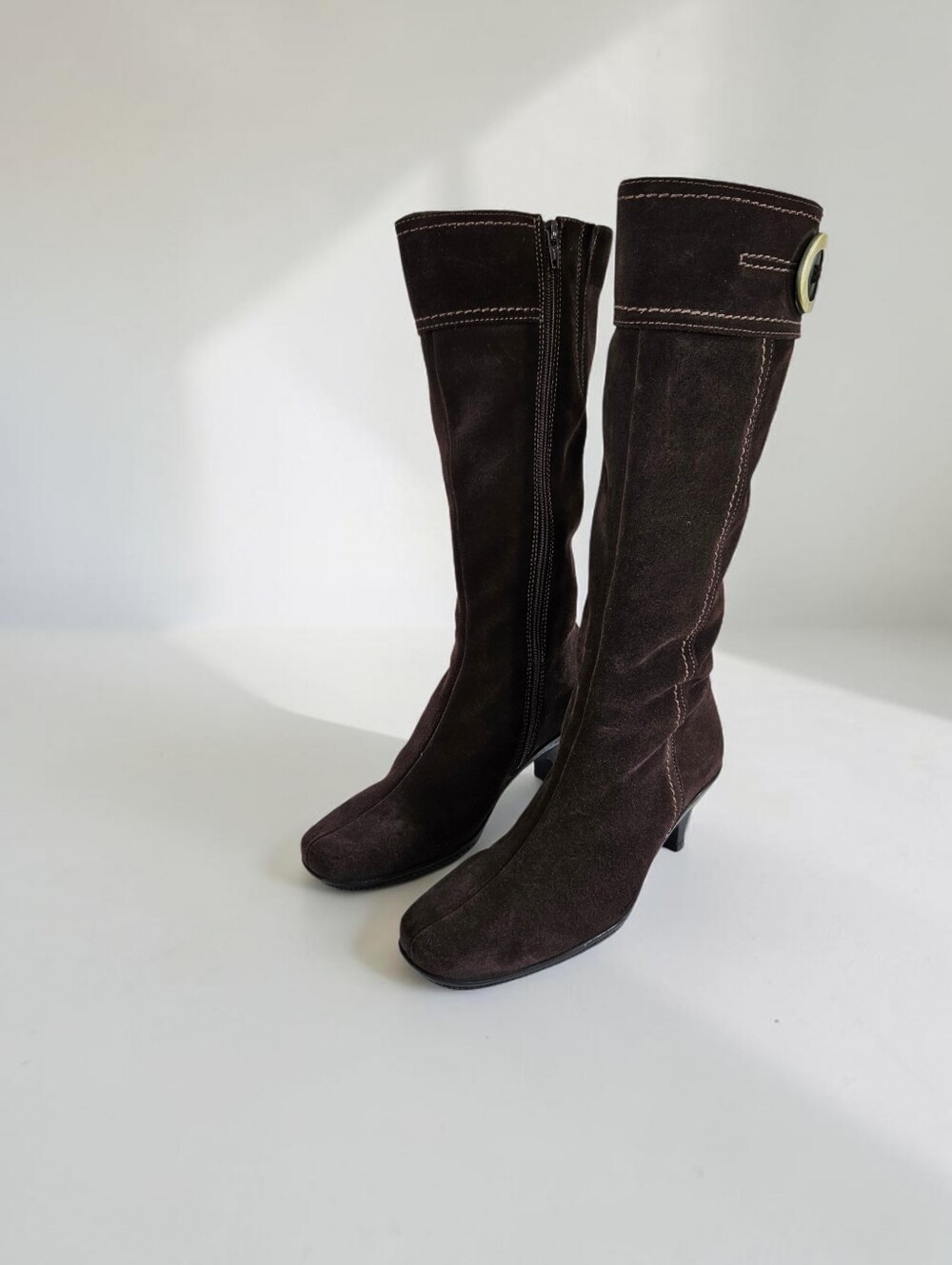 La Canadienne Soft Suede Rich Brown Button Detail Square Toe Kitten Heel Boots 7